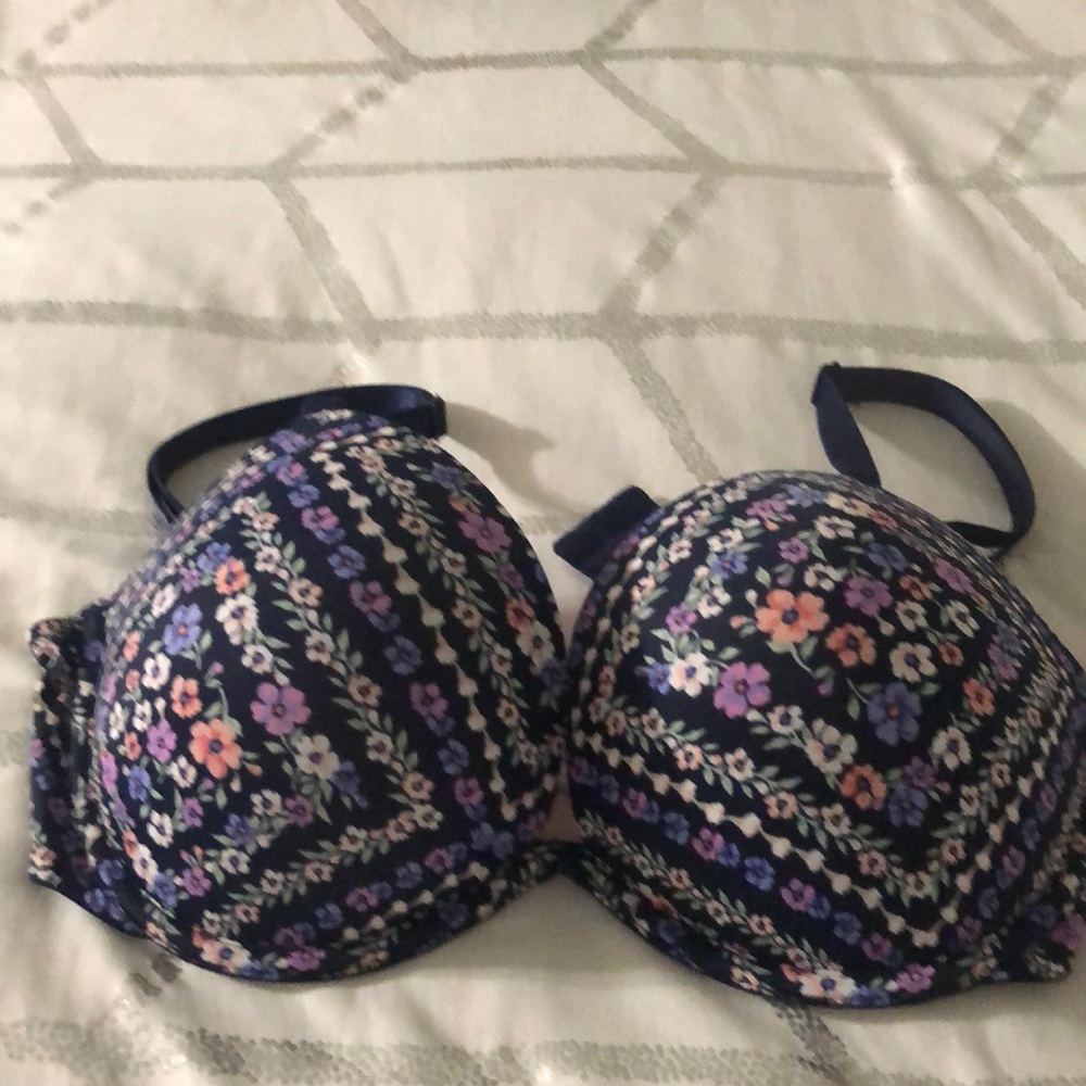 Victory Secret Push Up Bra
